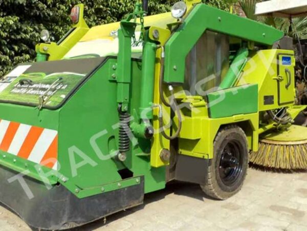 Commercial Road Sweeper